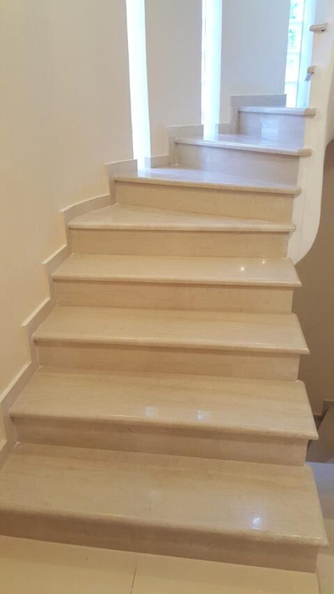 Μαρμάρινη σκάλα